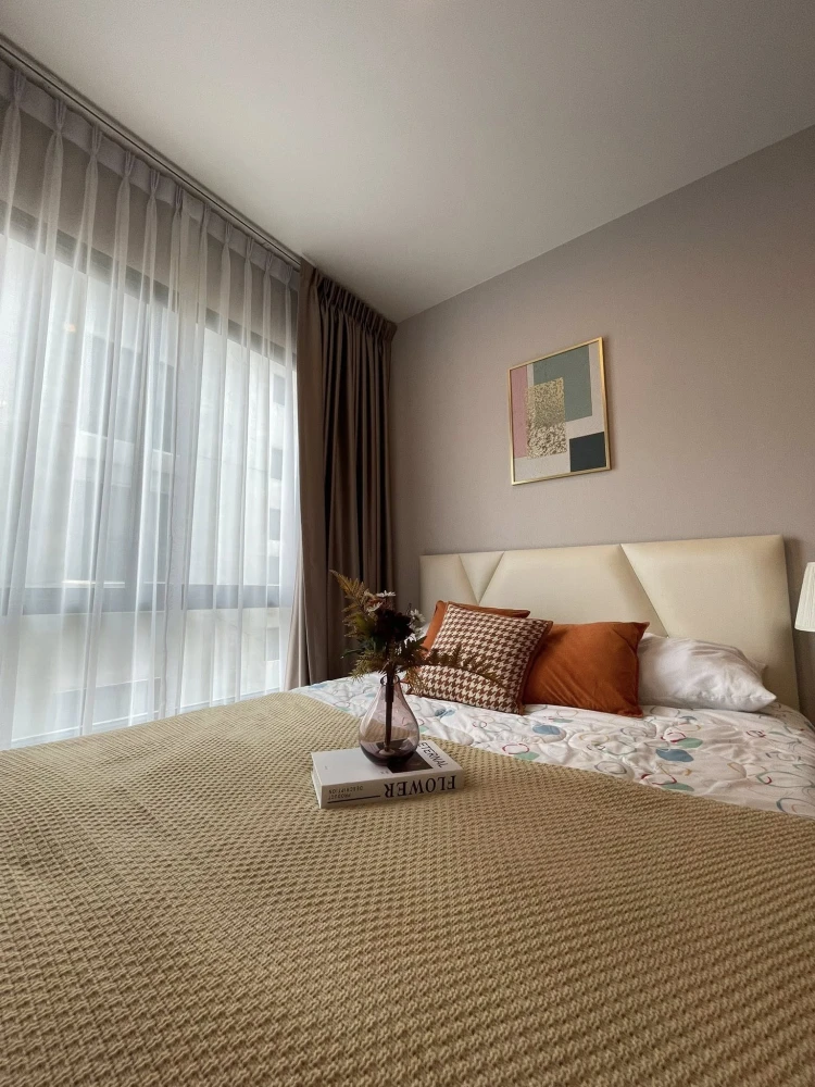 For rent immediately! The Sky Sukhumvit, fully furnished and ready to move in. Just bring your personal belongings. Don't miss out!