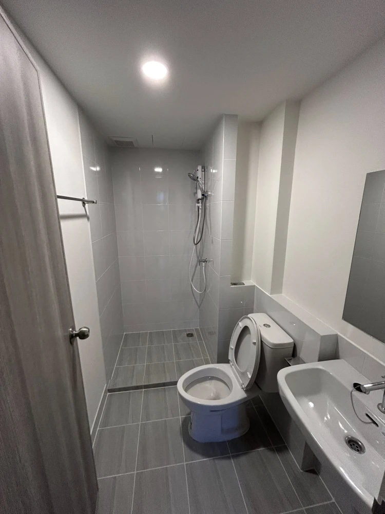 Condo for rent, Sena Kith Bangna - KM.29. Ready to move in, fully furnished with appliances. Affordable price. You won't want to miss this!