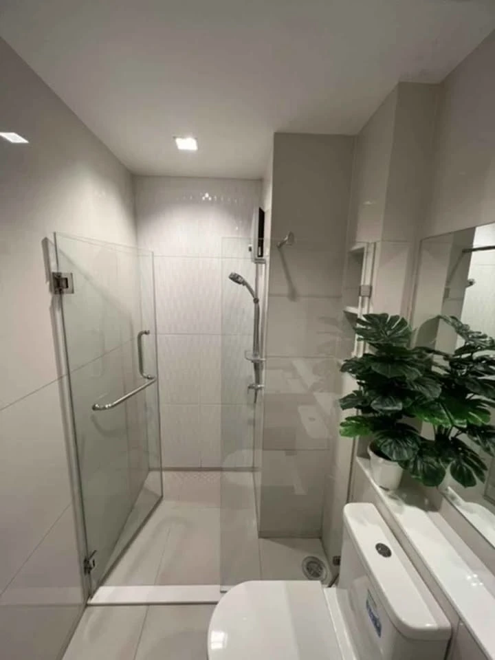 Urgently for rent, Life Asoke Rama 9, 19th floor, most beautiful view, no blocked view, great price, hurry and reserve before you miss the opportunity