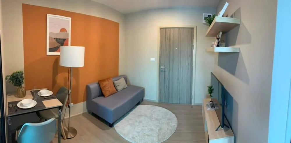 For rent, ready to move in, Me Condo On Nut Rama 9, a nice room, complete with furniture and electrical appliances. If you don't reserve, you'll regre