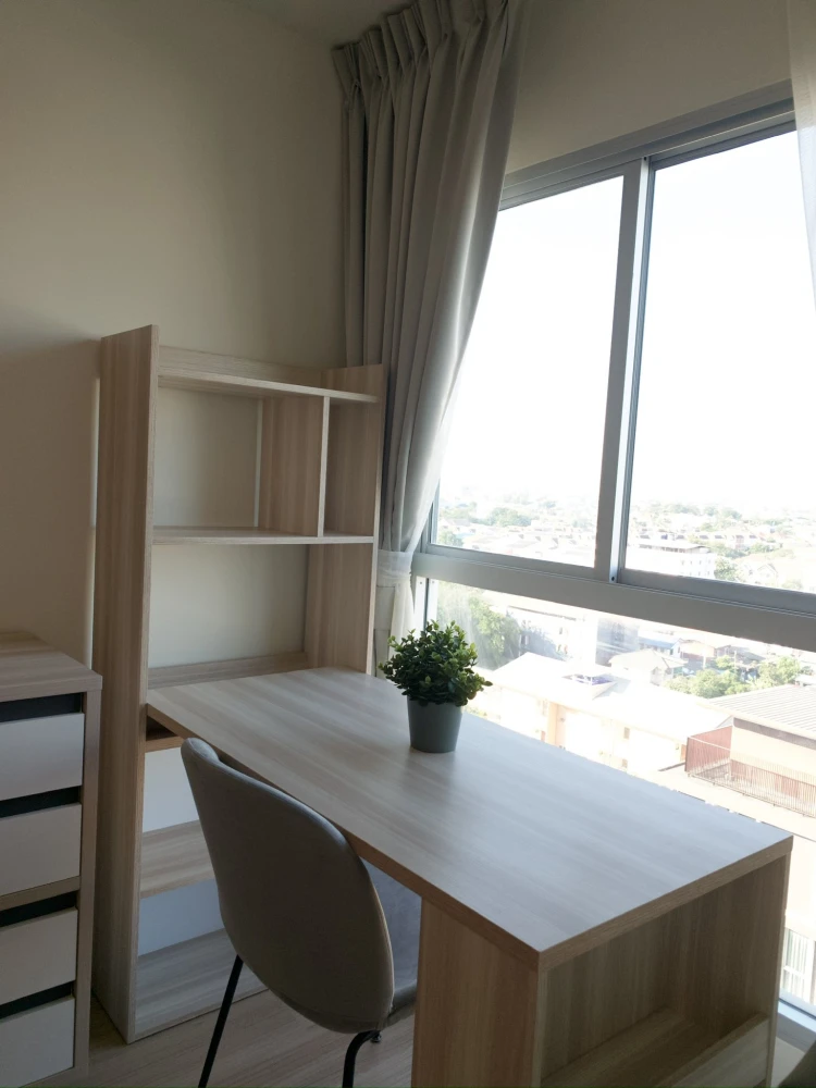 For rent: Lumpini Ville Chaengwattana-Pakkret Station, 11th floor. Good orientation, beautiful view, bright and airy. Fully furnished. Move in soon!