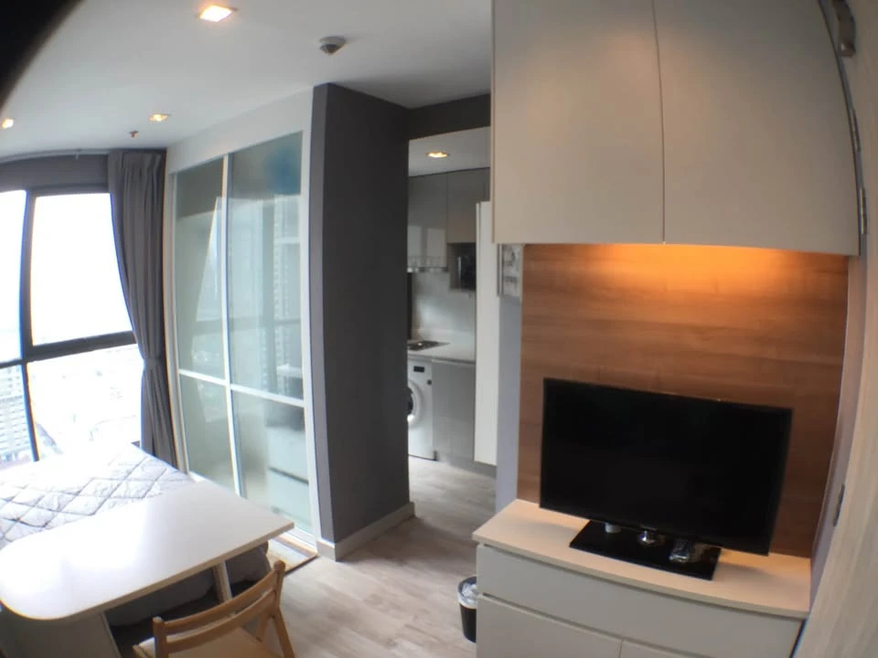 Studio apartment for rent at Ideo Mobi Rama9, fully furnished, 26th floor. Features a high-quality built-in kitchen. Convenient and complete amenities