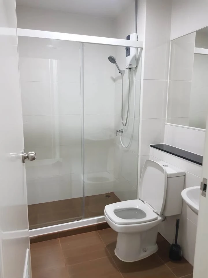 Beautiful room for rent, built-in throughout the room, Regent Bang Son Condo, Phase 27, hurry and reserve now, don't miss out!