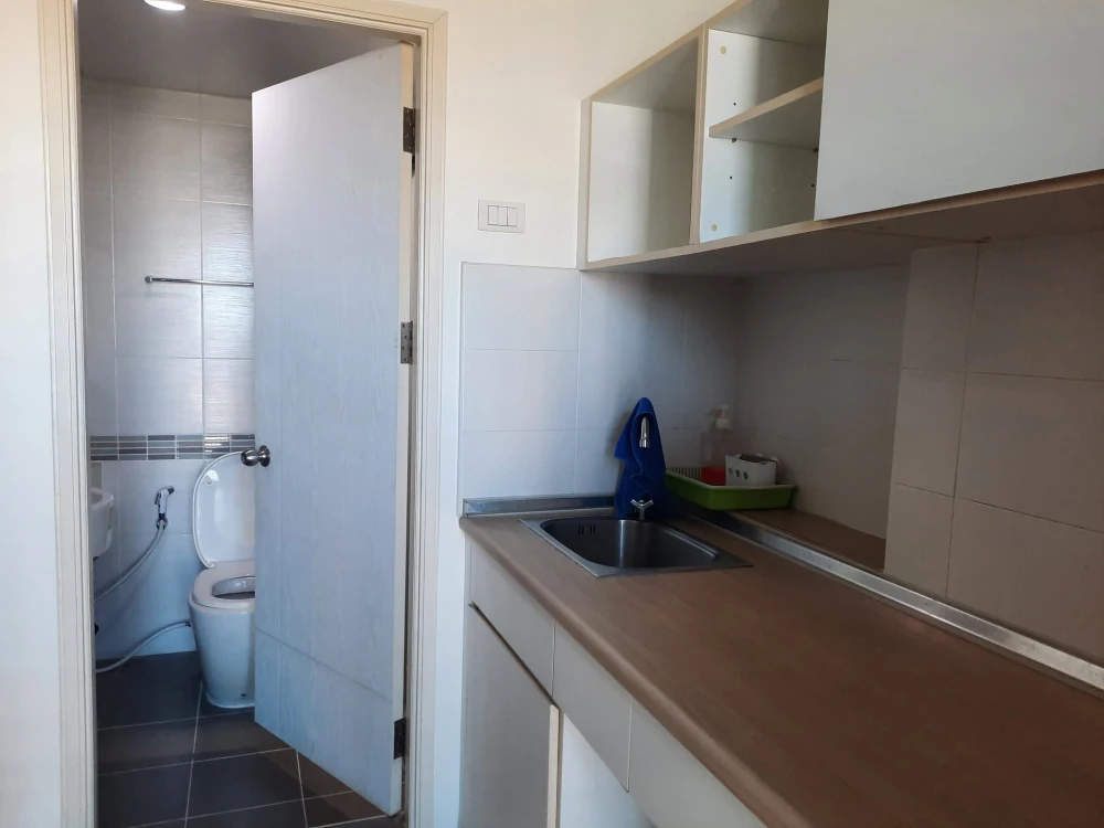 Beautiful, new condo for rent at Lumpini Place Borommaratchachonnani Pinklao. Very livable!