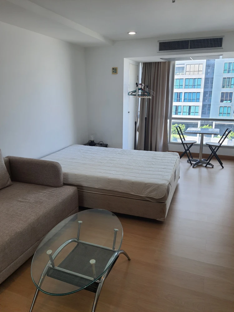 For rent: The Trendy Condominium, studio room, 11th floor, high view, complete facilities, move in now