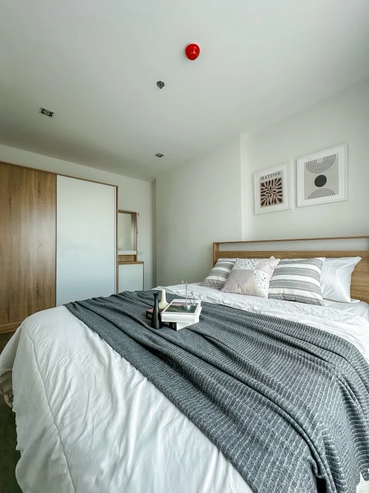 For rent: Rich Park @Triple Station project. Beautifully decorated room, soothing white tones, affordable price. Hurry and reserve now!