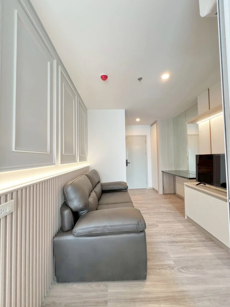 Condo for rent at Regent Home Bangna. Fully furnished with built-in furniture and a walk-in closet. Great value! You definitely don't want to miss thi