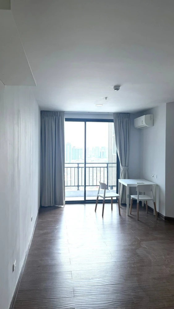 For rent: Artisan Ratchada, high floor unit, spacious and fully furnished. Book now!