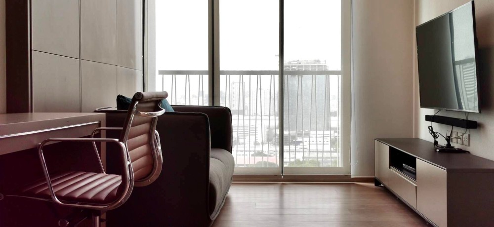For sale / rent, Noble recole condo, Sukhumvit 19, 22nd floor, garden view, airy atmosphere, very inviting, hurry to book
