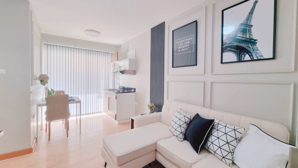 Selling SMART CONDO RAMA 2 rooms decorated warm and inviting. There is a large sofa that is very comfortable to sit on. You can't reserve it anymore.