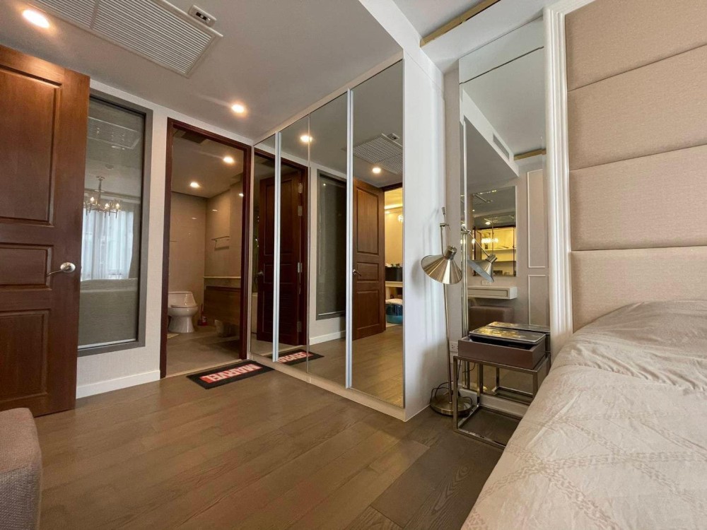 Condo for sale, Amaranta Residence, pool view room, beautifully decorated in hotel style Comes with a bathtub. Book now.