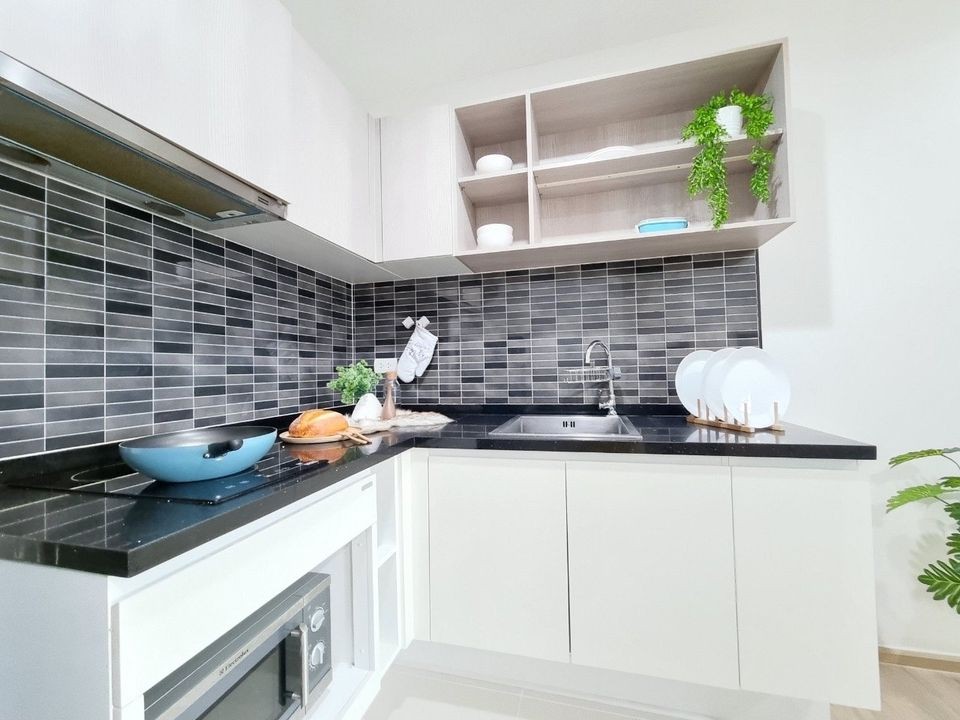 Condo for sale, Fuse Miti Ratchada-Sutthisan, corner room, good view, decorated in white tones, very inviting, book now.