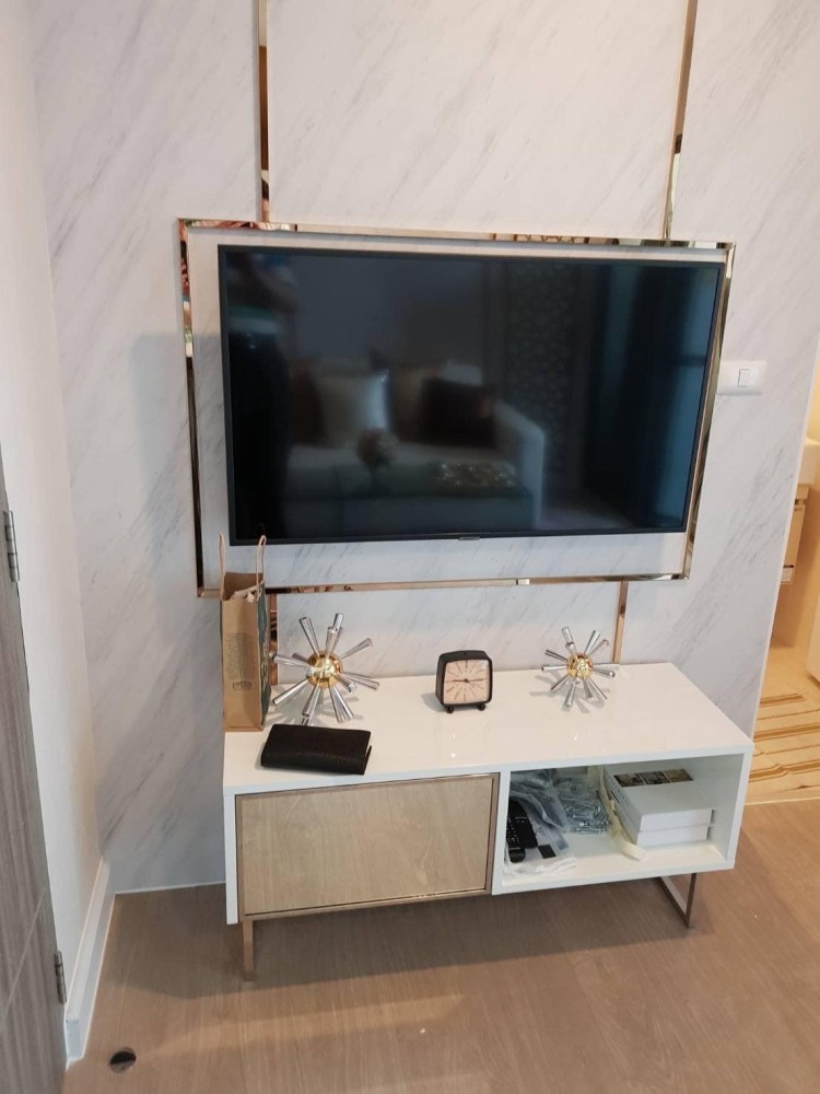 Condo for sale, Metro Luxe Ratchada, beautifully decorated room, looks good, very stylish, built-in walls, cool, don't miss it, book now.