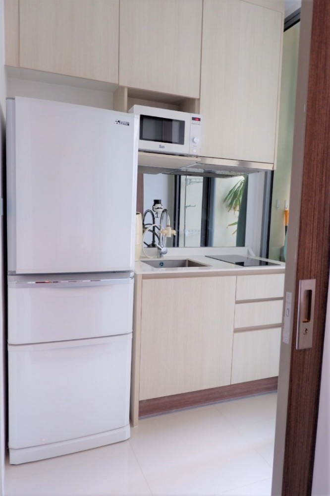 Condo for sale, Q Asoke, south balcony pool view Fully furnished. Don't wait. Hurry up.