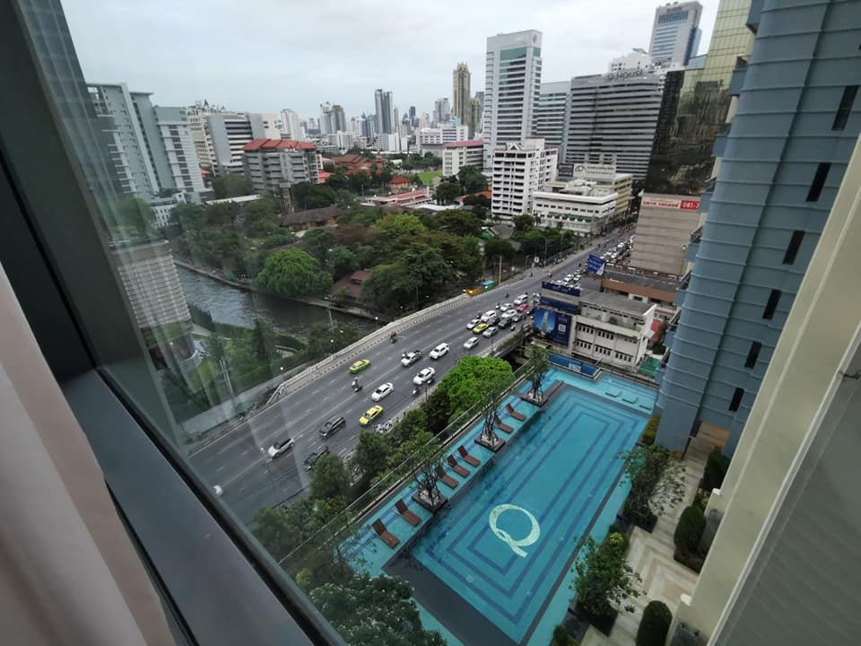 Condo for sale, Q Asoke Studio, 1 bath, high floor, fully furnished. Ready to move in, convenient transportation, urgent!!