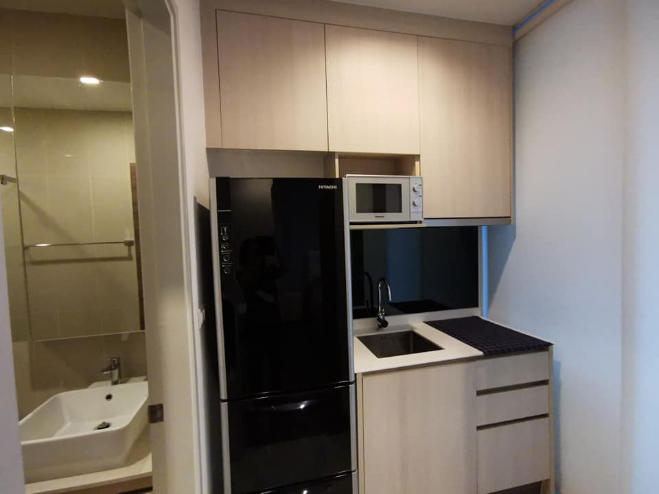 Condo for sale, Q Asoke Studio, 1 bath, high floor, fully furnished. Ready to move in, convenient transportation, urgent!!