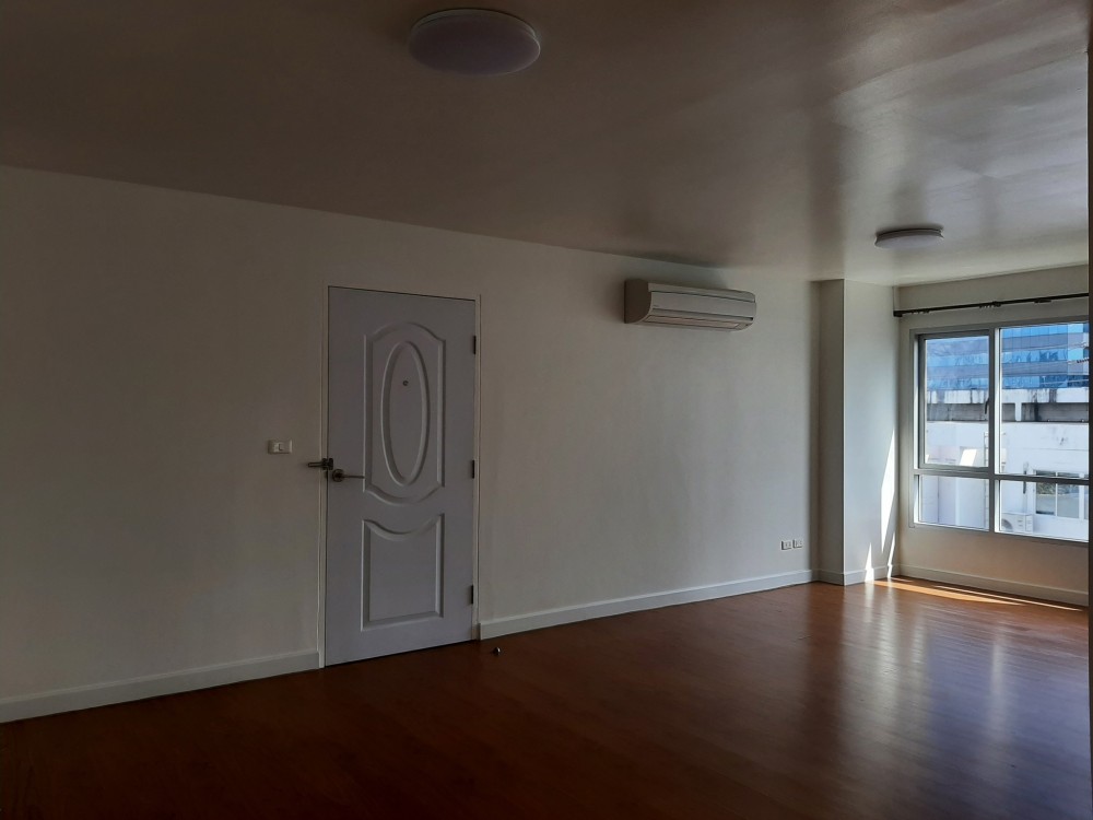 Condo for sale, Condo One Ratchada-Ladprao, corner room, renovate, new, very beautiful, hurry to book!!