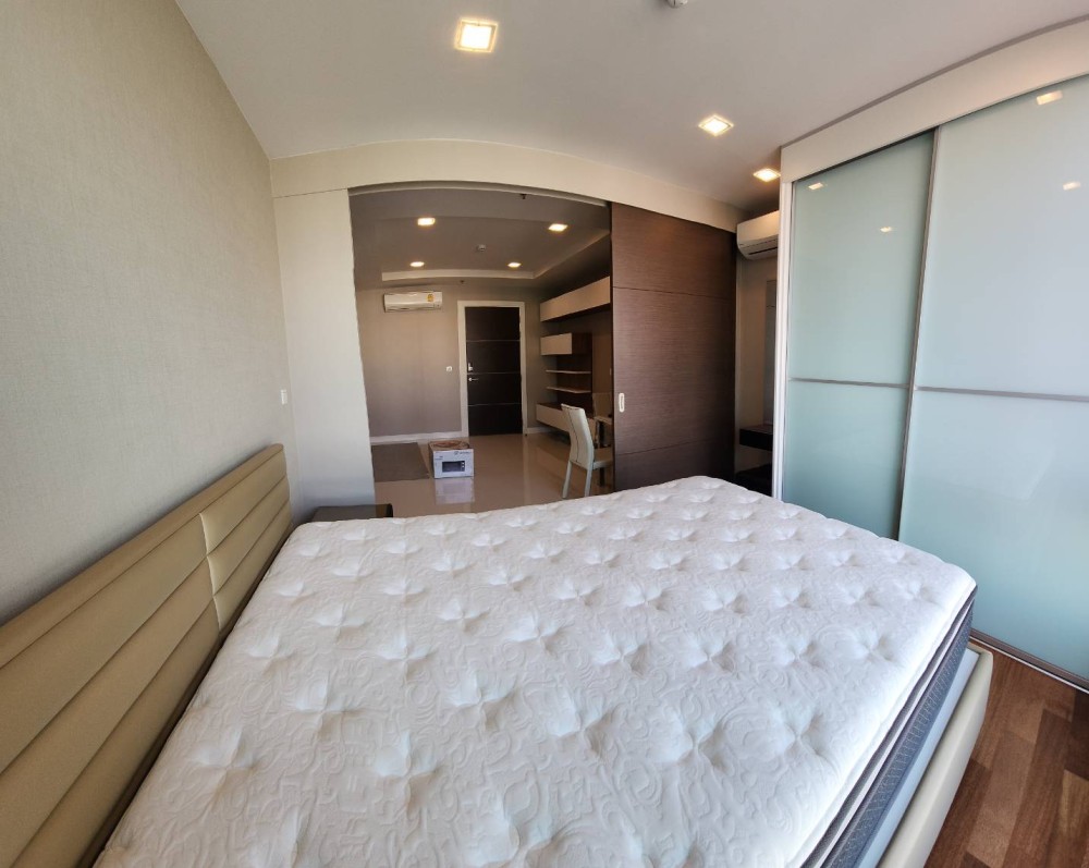 Condo for sale, The Metropolis, high floor, good view, ready to move in, convenient to travel, hurry up and book before it's all gone!