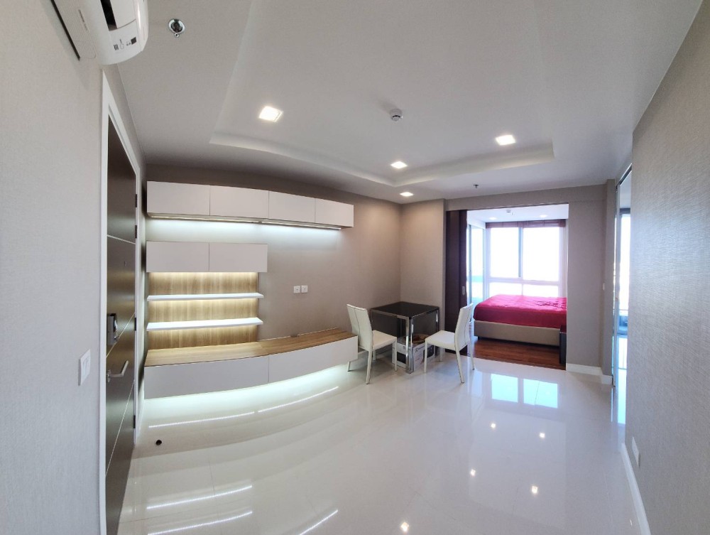 Condo for sale, The Metropolis, high floor, good view, ready to move in, convenient to travel, hurry up and book before it's all gone!