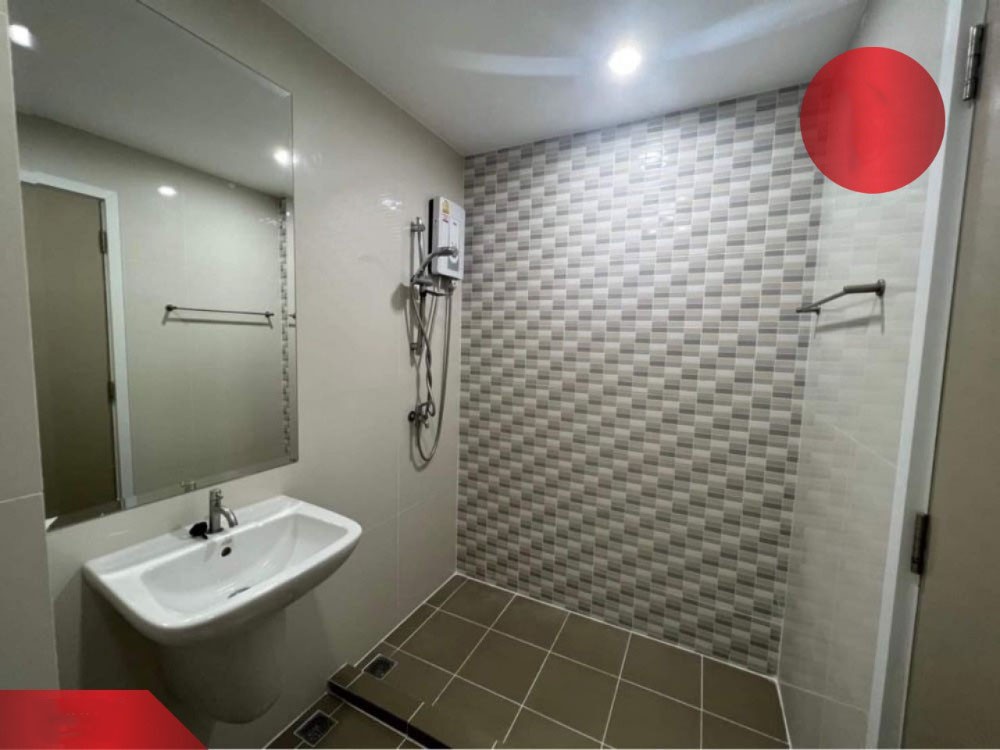 Condo for sale, Lesto Sukhumvit 113, convenient transportation, good location, don't wait, hurry up.