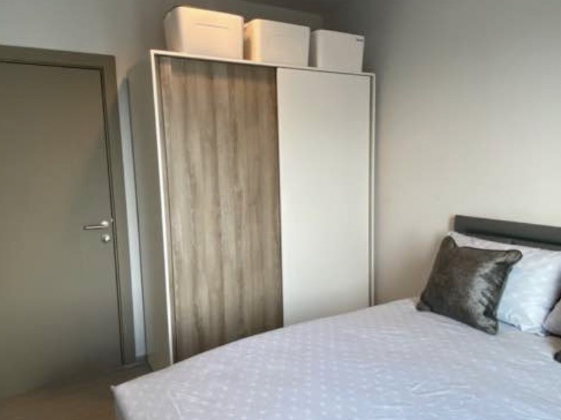Condo for sale, Life Asoke, beautiful view, top floor, decorated room, can't miss it, hurry up