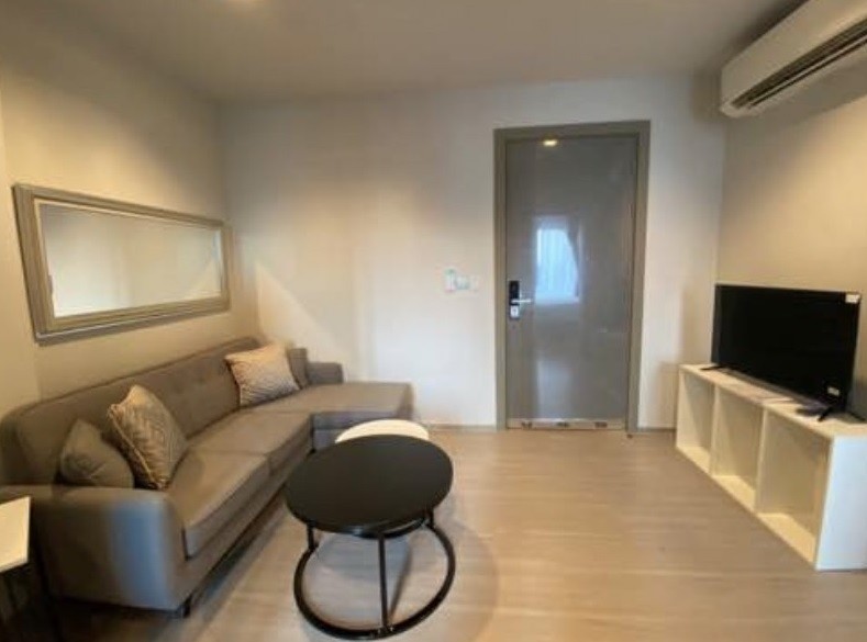 Condo for sale, Life Asoke, beautiful view, top floor, decorated room, can't miss it, hurry up