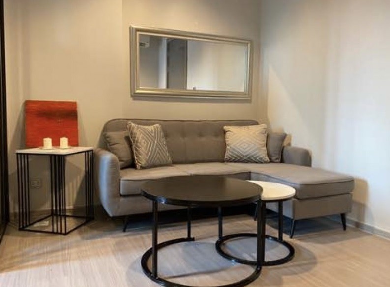 Condo for sale, Life Asoke, beautiful view, top floor, decorated room, can't miss it, hurry up