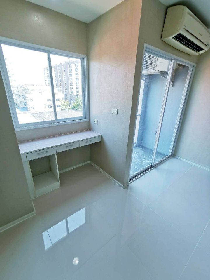 Selling Kensington Bearing, empty room, unblocked view, room decoration line must be reserved, don't miss it.