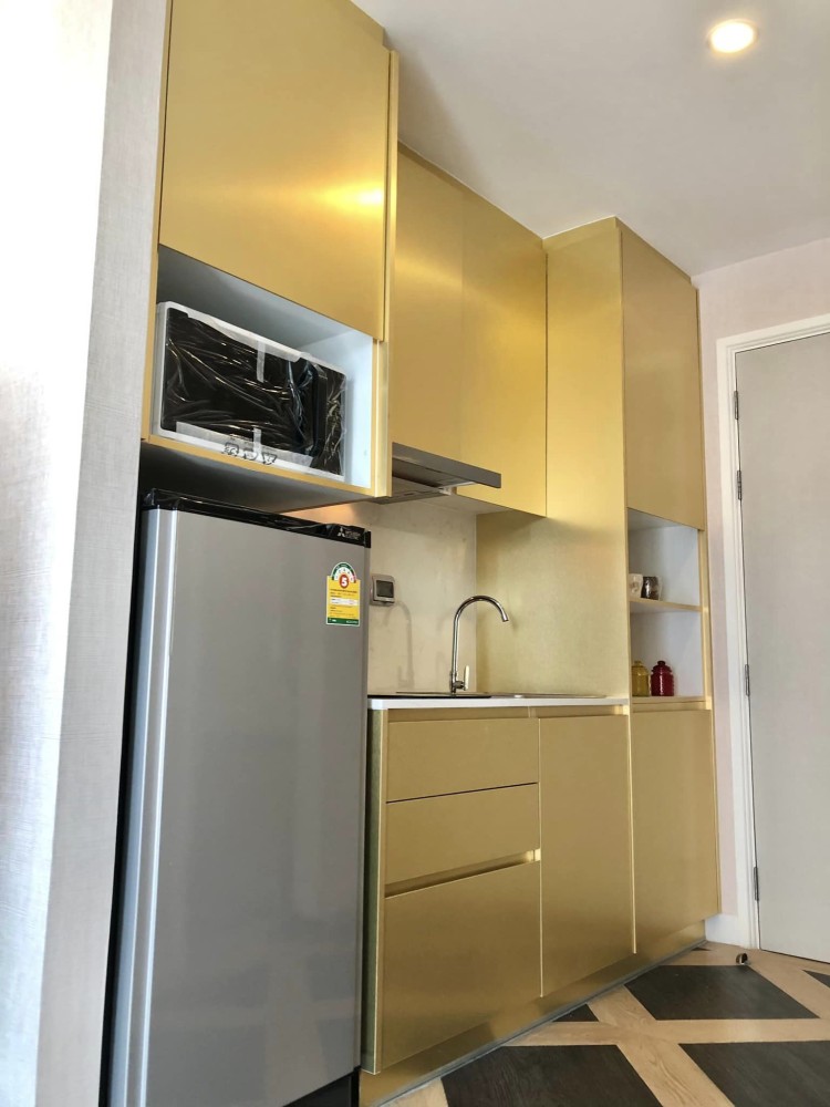 Sale Espana Condo Resort Pattaya (Jomtien) brand new room. never entered Pool view, fully furnished