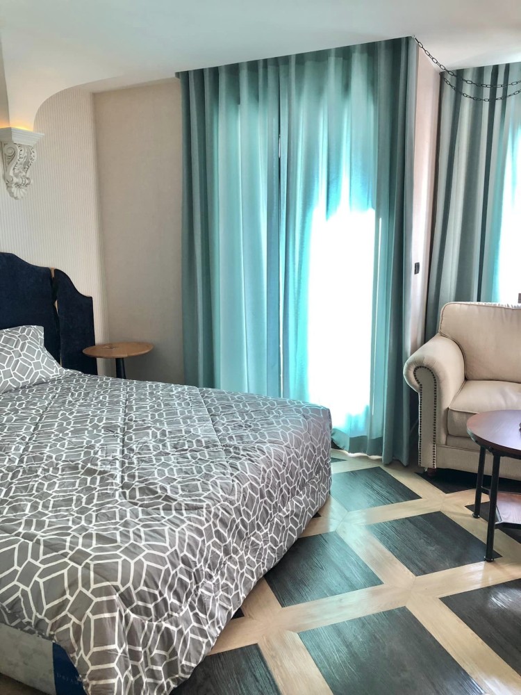 Sale Espana Condo Resort Pattaya (Jomtien) brand new room. never entered Pool view, fully furnished
