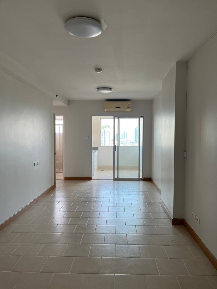 Condo for sale and rent, City Home, Tha Phra intersection, pool view, facing cool wind direction, do not miss it!!