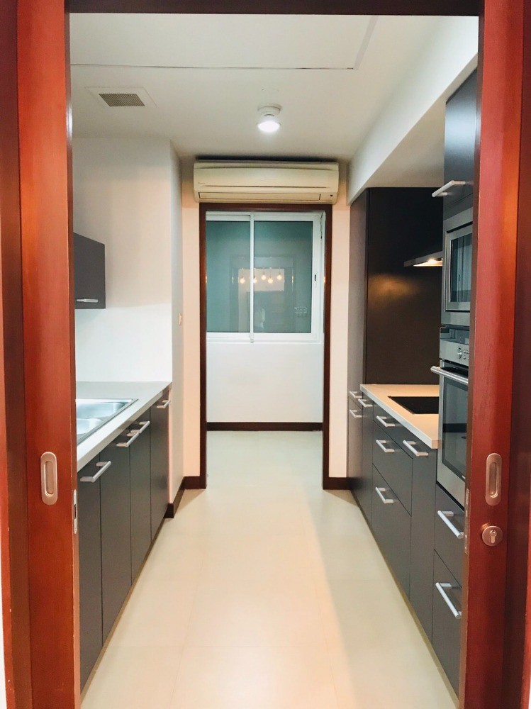 Condo for sale, rent, The Park Chidlom, 2 bedrooms, 2 bathrooms, 4th floor, very nice, can't miss it!!