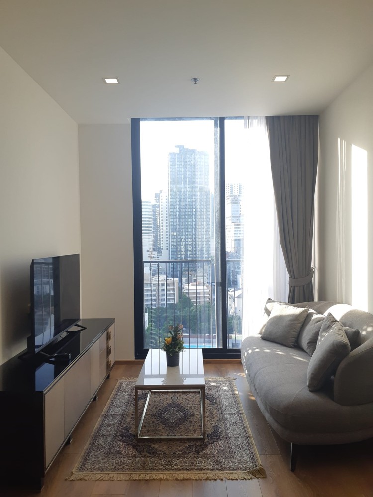Condo for sale, rent, Noble Bee Sukhumvit 33, high floor, ready to move in room. Fully furnished, convenient to travel