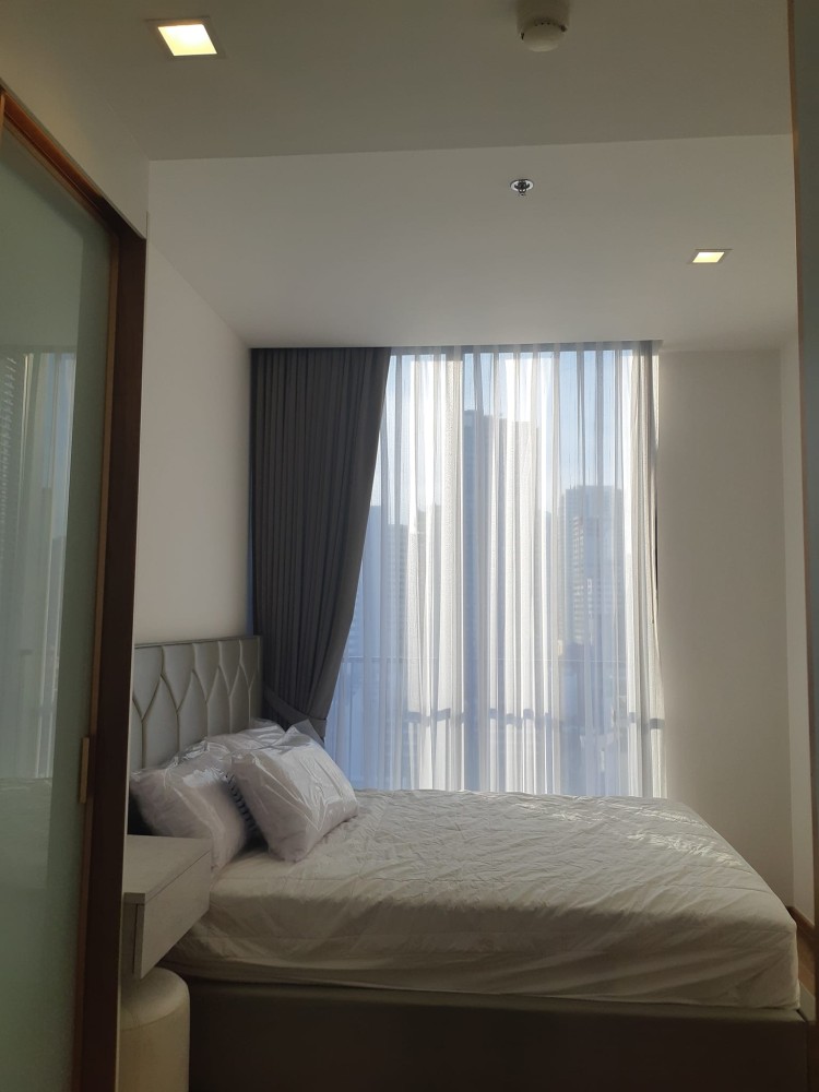 Condo for sale, rent, Noble Bee Sukhumvit 33, high floor, ready to move in room. Fully furnished, convenient to travel