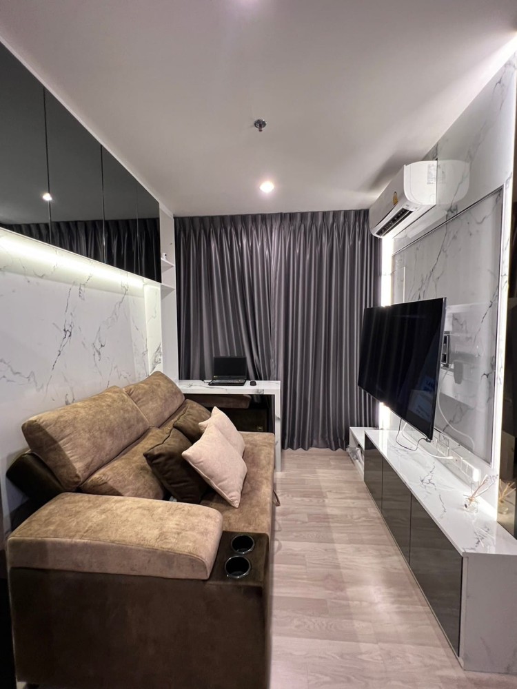 For sale, for rent!! Condo Ideo Mobi Sukhumvit East Point, bedroom with view of Mahanakhon building, decorated in Luxury style. Book now!!