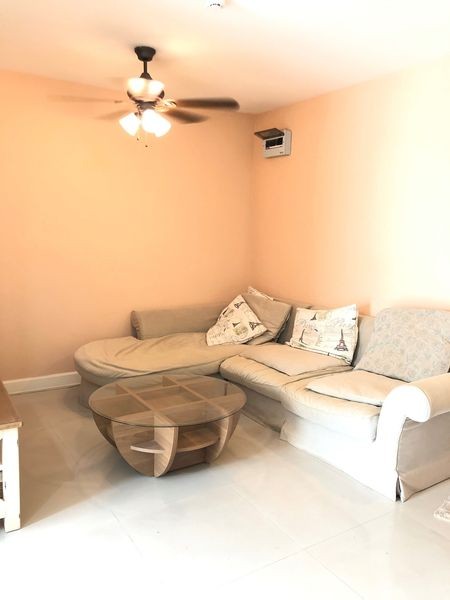 Sell / rent Metro Park Sathorn Condo, furniture + complete electrical appliances The most corner room Hurry up to reserve it.