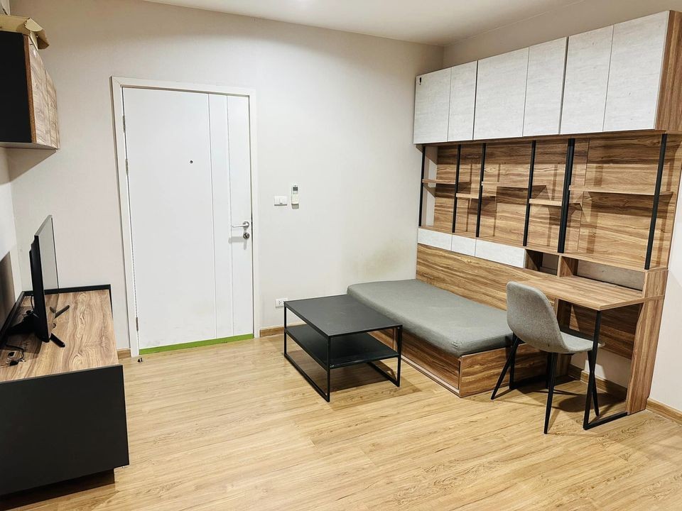 Sell/rent The Tree Rio Bang Aor Station, 20th floor, decorated with fine wooden furniture. Hurry up to reserve before you miss it.