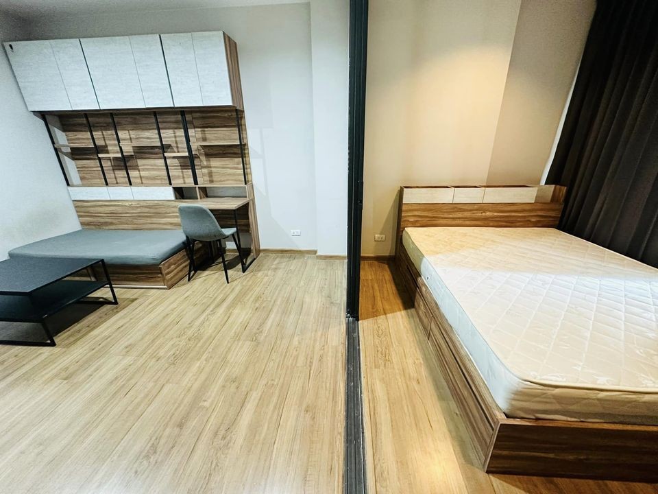 Sell/rent The Tree Rio Bang Aor Station, 20th floor, decorated with fine wooden furniture. Hurry up to reserve before you miss it.