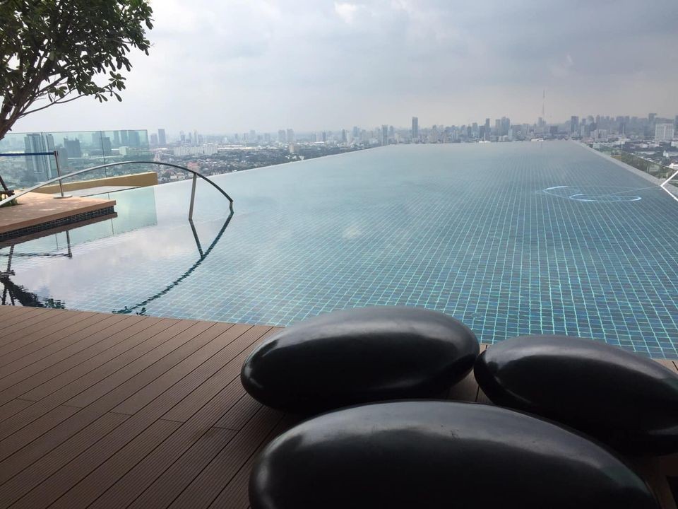 Sell/rent The Tree Rio Bang Aor Station, 20th floor, decorated with fine wooden furniture. Hurry up to reserve before you miss it.