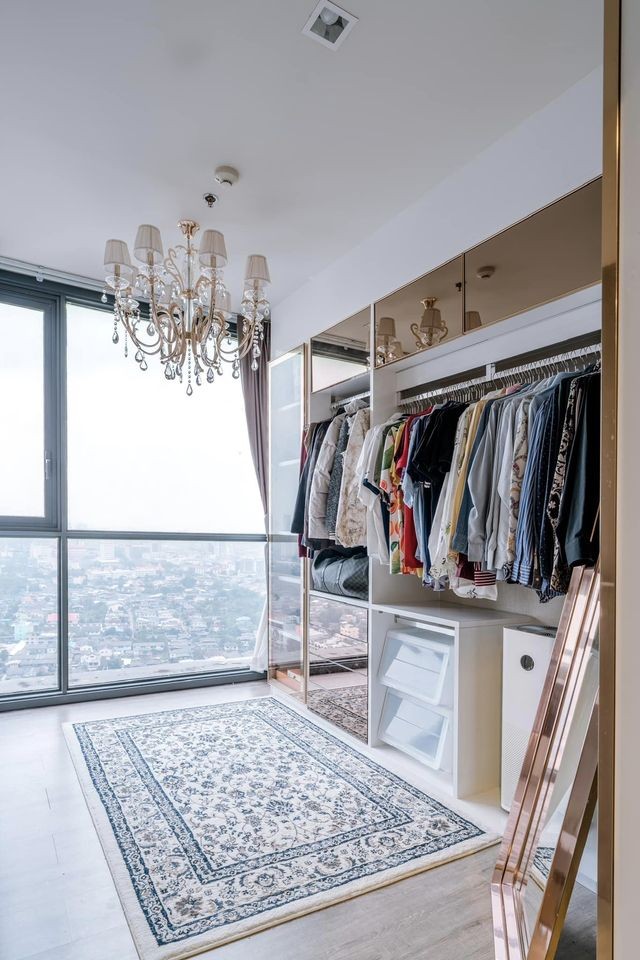 Condo for sale, The Line Wong Sawang, corner room with privacy, magnificent view overlooking the Chao Phraya River, do not miss it.