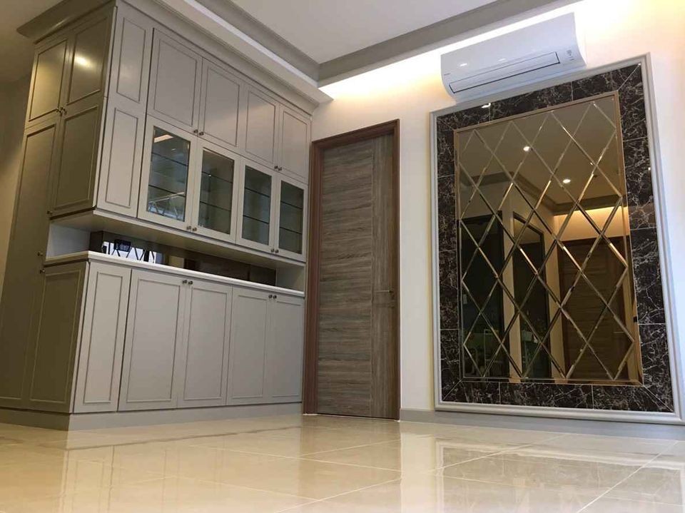 Condo for sale Mayfair Place Sukhumvit 50, decorated in Modern English style, comes with a great price. Tell me that you need to reserve.