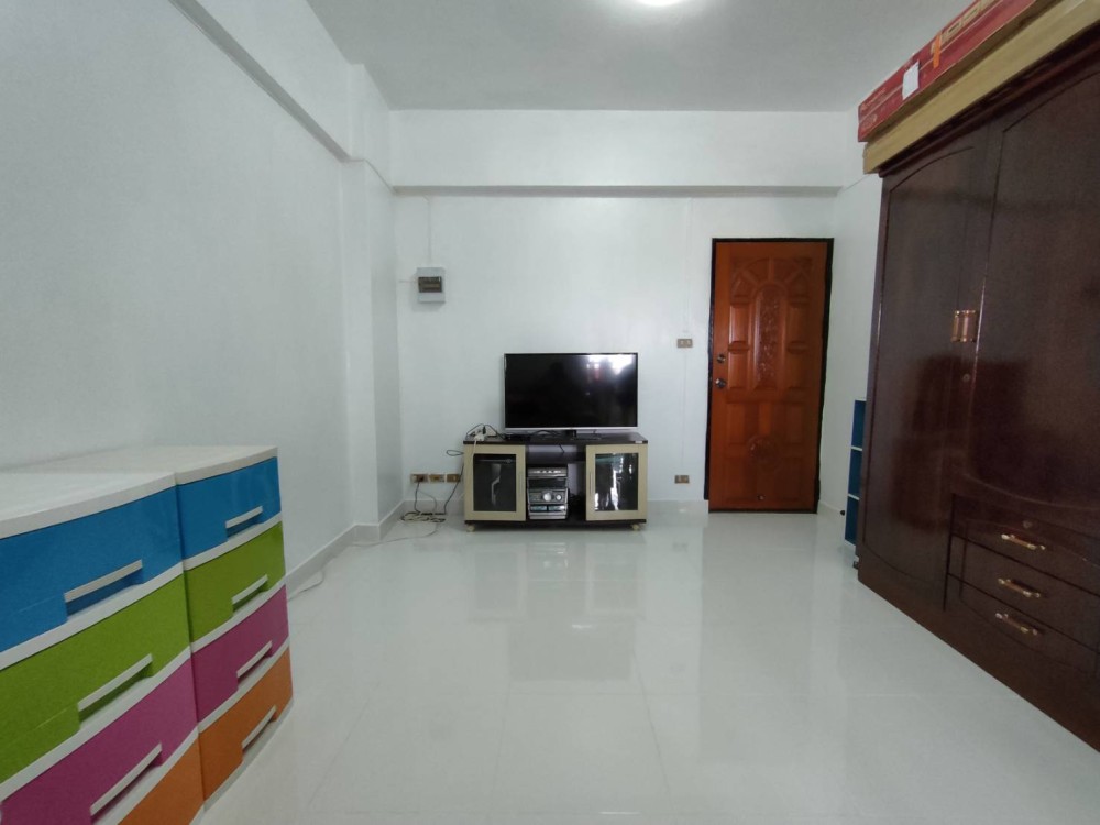 Urgent sale!! Condo Phatthanakan Life Complex, 7th floor, Building 5, beautiful room, ready to move in, don't miss it!!