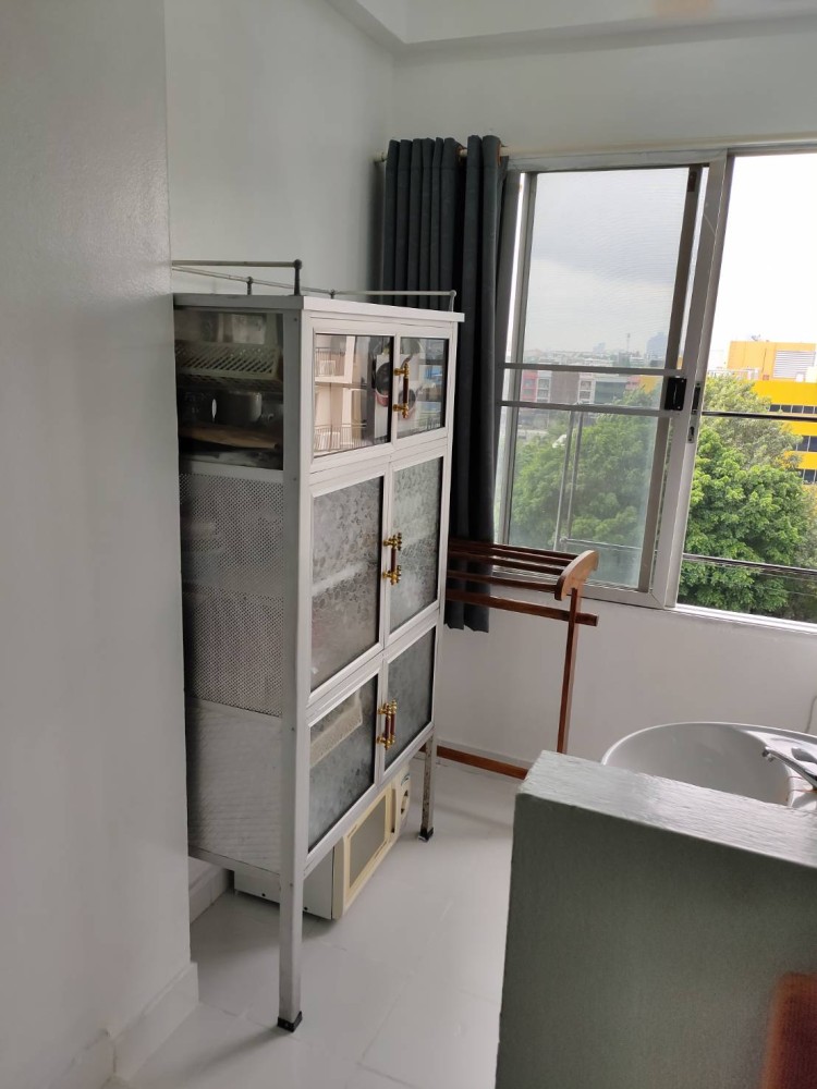 Urgent sale!! Condo Phatthanakan Life Complex, 7th floor, Building 5, beautiful room, ready to move in, don't miss it!!