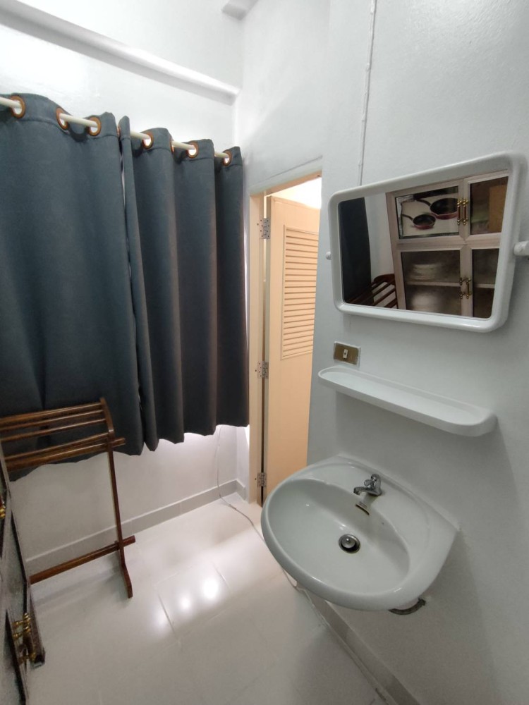 Urgent sale!! Condo Phatthanakan Life Complex, 7th floor, Building 5, beautiful room, ready to move in, don't miss it!!