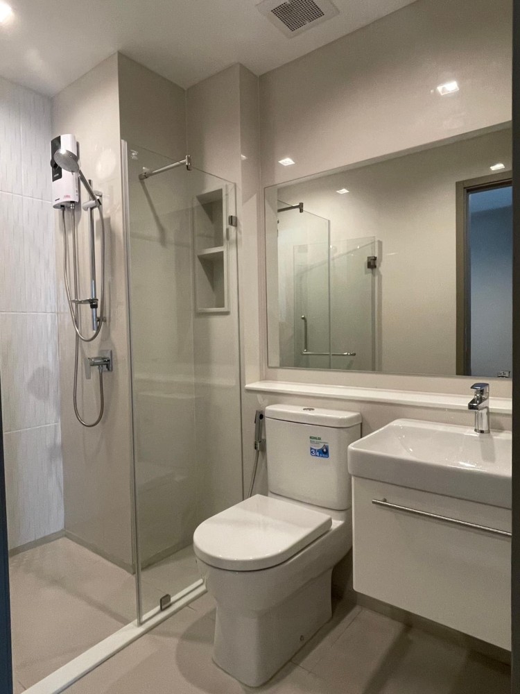 Condo for rent, Life Asoke Hype, studio room, 24th floor, high view with complete facilities, book now.