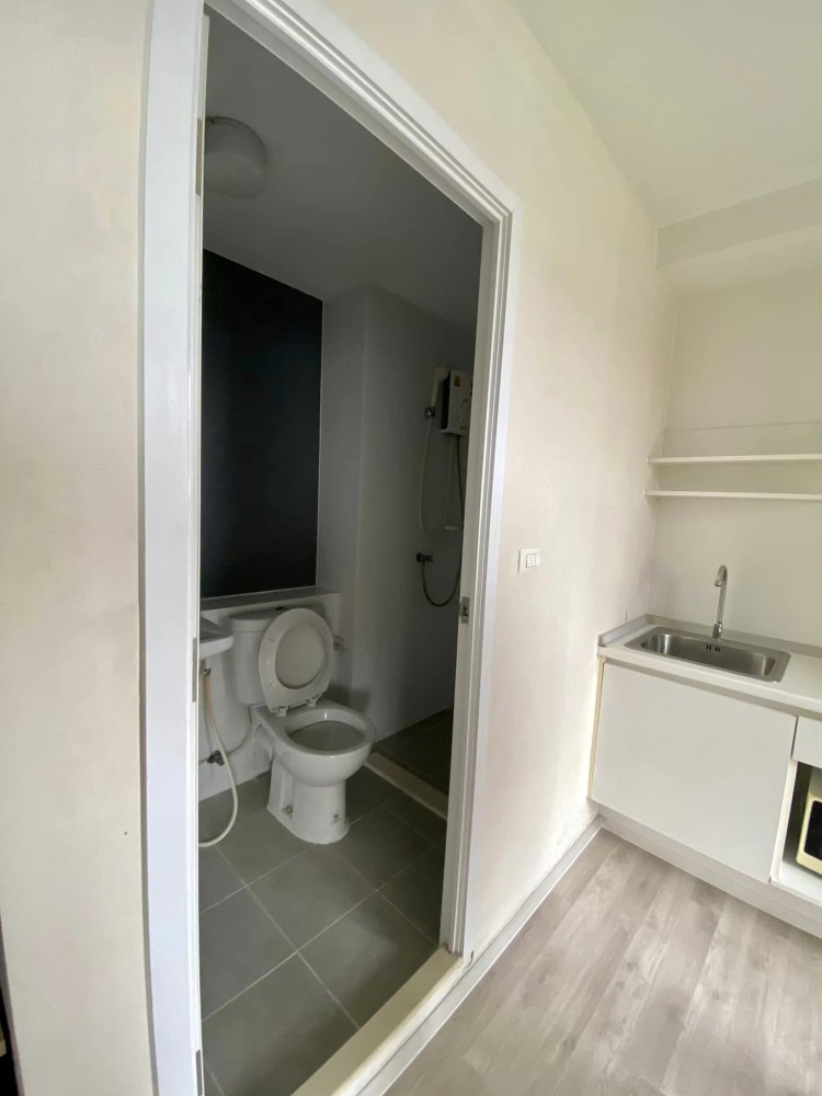 It has arrived. Condo Plum Condo Park Rangsit Phase 2. Nice and nice room. Ready for rent today. Book now. Hurry up.