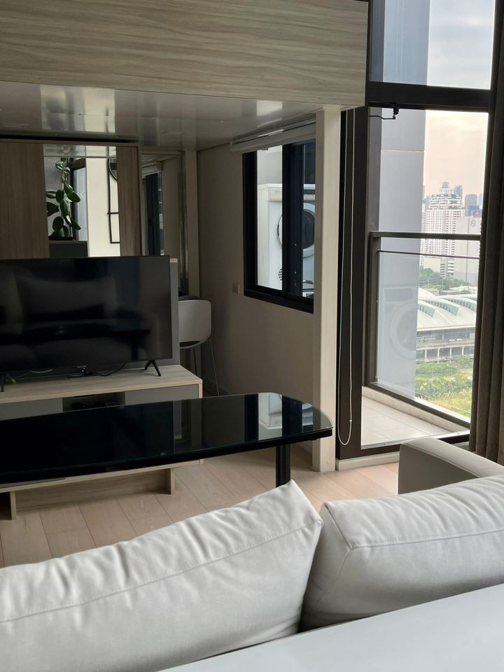 Wow, DUPLEX room, decorated very nicely, 21st floor, best view, book now at Chewathai Residence Asoke for rent.