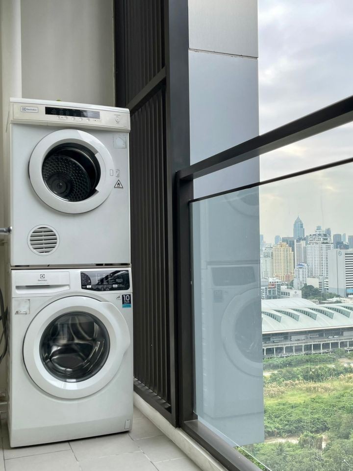 Wow, DUPLEX room, decorated very nicely, 21st floor, best view, book now at Chewathai Residence Asoke for rent.
