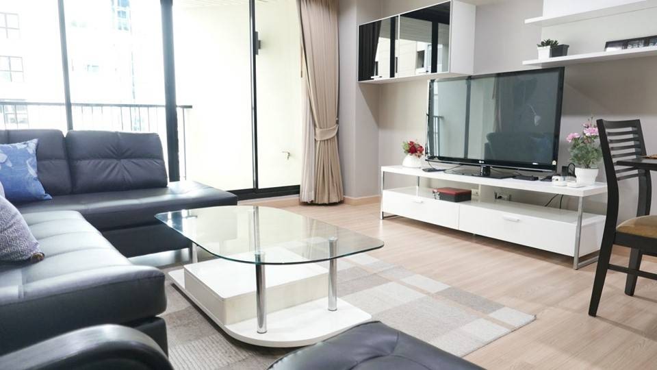 Rent Fifty Nine Heritage Sukhumvit 59 near BTS, convenient transportation, fully furnished, ready to move in, book now.