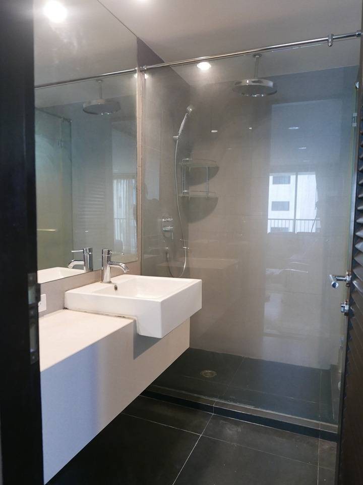 Rent Fifty Nine Heritage Sukhumvit 59 near BTS, convenient transportation, fully furnished, ready to move in, book now.